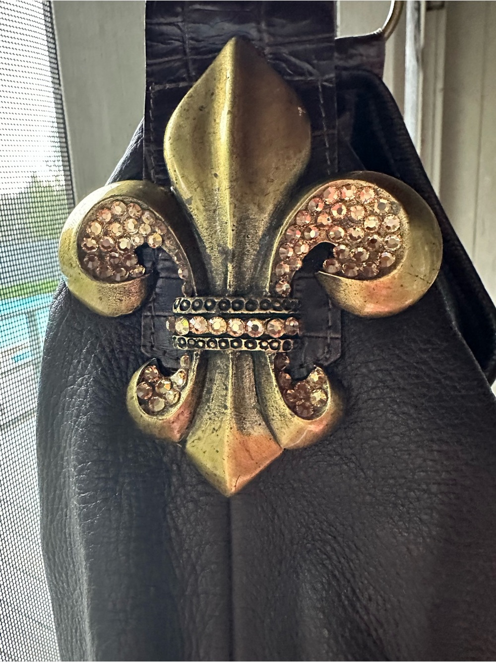 ⚜️💎 Leatherock buttery brown leather shoulder bag w/Brass & Crystal Fleur-de-Lis